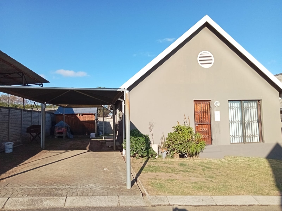 2 Bedroom Property for Sale in Sunnyridge Eastern Cape